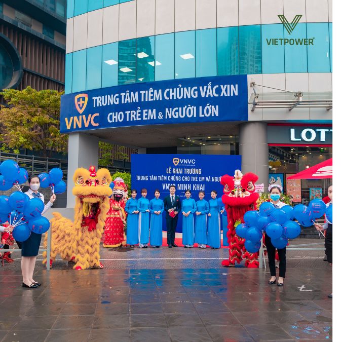 đón khách và trang trí sự kiện khai trương vnvc minh khai 2023
