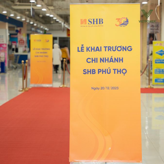 Băng rôn đứng / standee khai trương