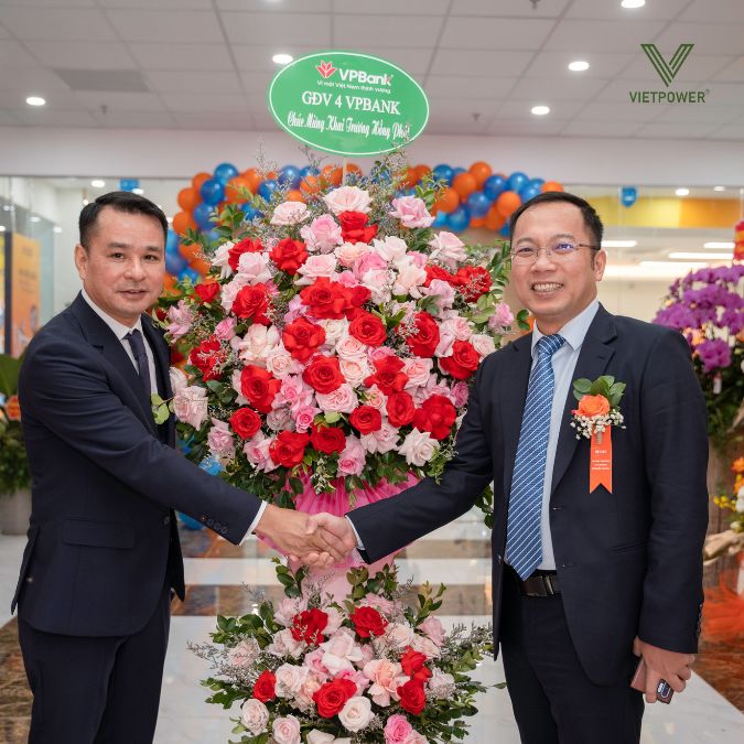 Khai trương là dịp giới thiệu doanh nghiệp với khách hàng và đối tác