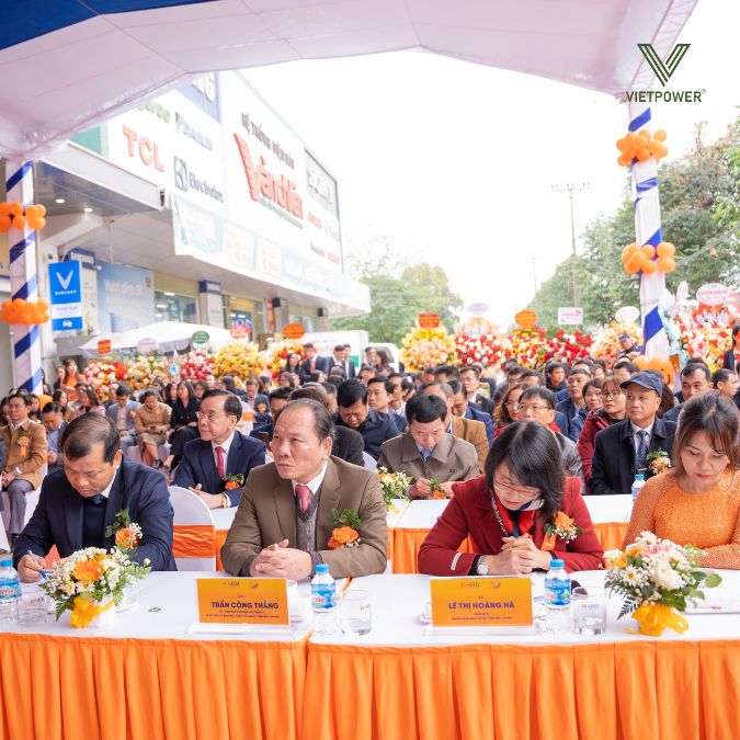 Không gian lễ khai trương cần được đầu tư chỉn chu, giúp tạo ấn tượng và tăng nhận diện thương hiệu.