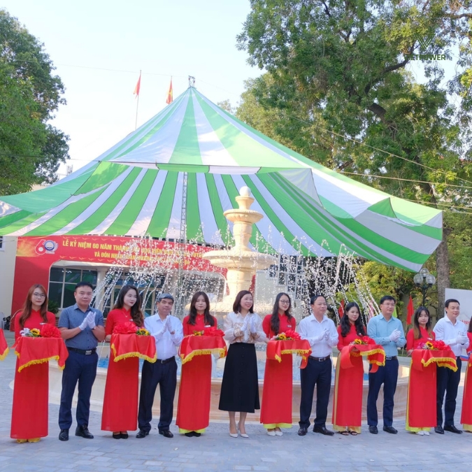 Khai mạc chương trình và giới thiệu đại biểu