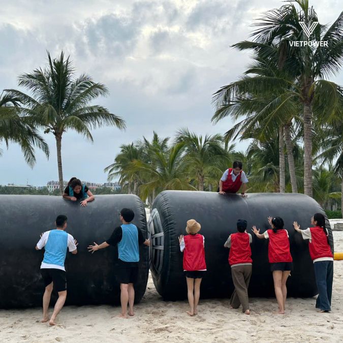 Trò chơi team building “Lăn bánh về đích”