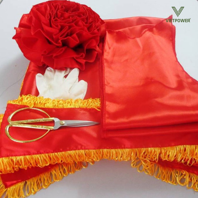 Cần chuẩn bị đầy đủ các dụng cụ trong lễ cắt băng khai trương
