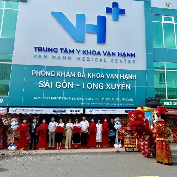 Các nghi thức truyền thống trong ngày khai trương nhà thuốc không chỉ với mong muốn việc kinh doanh hanh thông, thuận buồm xuôi gió, mà còn cho khách mời thấy sự chỉn chu của nhà thuốc.