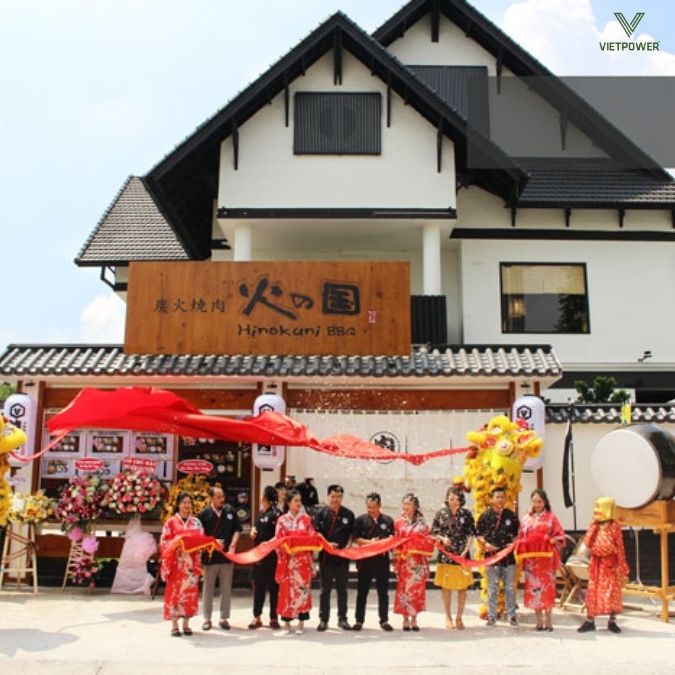 Không gian khai trương quán ăn cần được đầu tư trang trí hợp lý