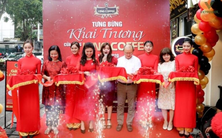 Tổ chức khai trương quán cafe chuyên nghiệp, thu hút khách