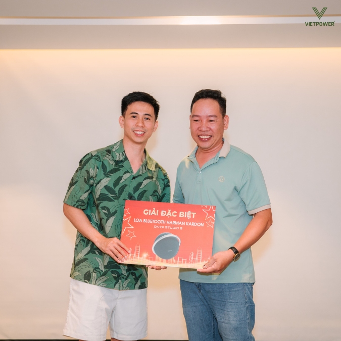 Trao giải cho nhân viên nhận được phần quà đặc biệt