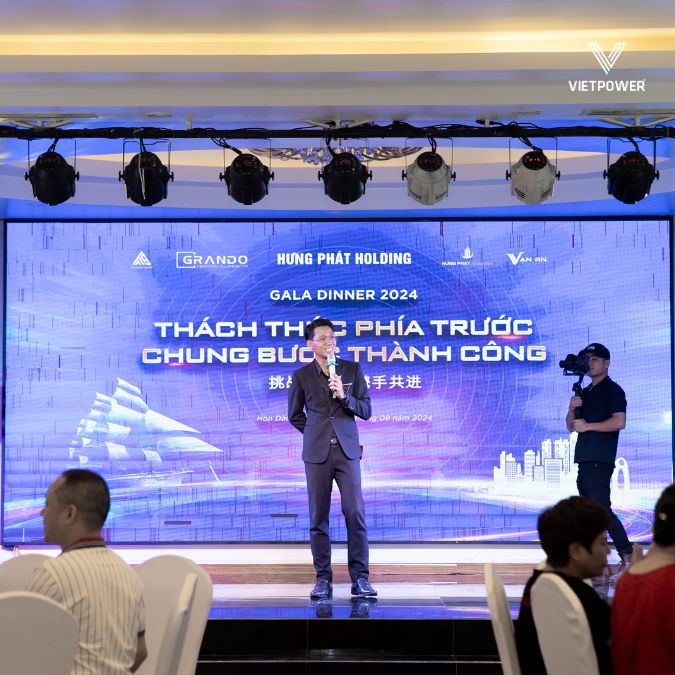 Để tổ chức Gala Dinner thêm sinh động, cuốn hút và để lại dấu ấn sâu đậm trong lòng khách mời, VietPower đặc biệt chú trọng đầu tư vào phần biểu diễn nghệ thuật và nhân sự dẫn dắt chương trình