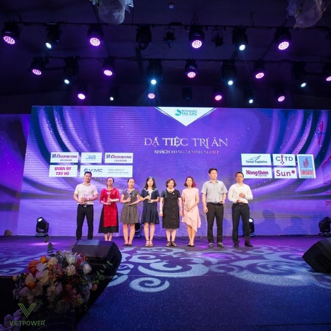 Background tri ân khách hàng thương hiệu và nhận diện