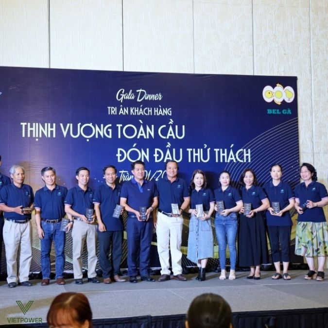 Kích thước & chất liệu background tri ân khách hàng