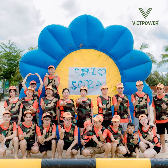 Tập thể nhân viên công ty SBI trong chương trình team building 2024