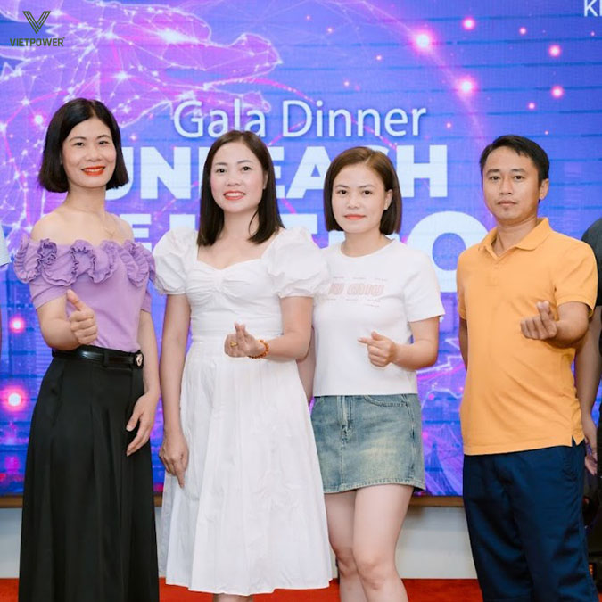 Thực hiện chuẩn từ khâu đón khách – check-in – chụp ảnh lưu niệm Thực hiện chuẩn từ khâu đón khách – check-in – chụp ảnh lưu niệm