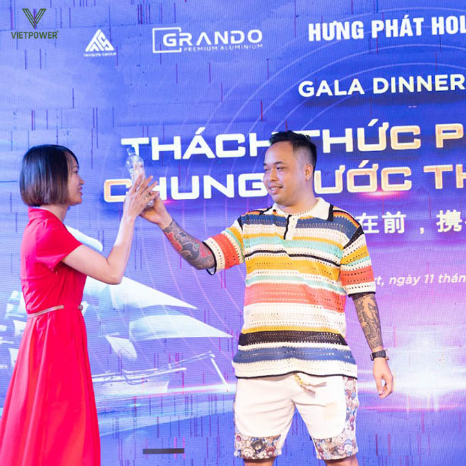 Gala Dinner tri ân khách hàng nên xây dựng concept theo hình ảnh thương hiệu Gala Dinner tri ân khách hàng nên xây dựng concept theo hình ảnh thương hiệu
