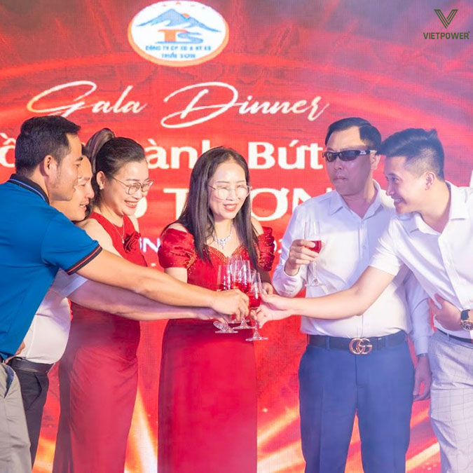 Gala dinner tri ân khách hàng là dịp doanh nghiệp gửi lời cảm ơn và khẳng định hình ảnh Gala dinner tri ân khách hàng là dịp doanh nghiệp gửi lời cảm ơn và khẳng định hình ảnh