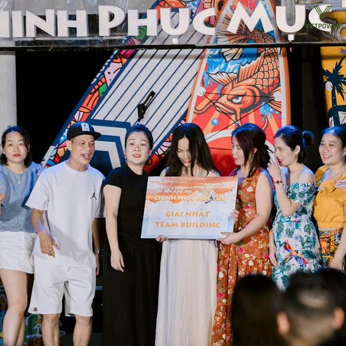Phần vinh danh và tri ân cũng là điểm nhấn xúc động nhất trong đêm Gala