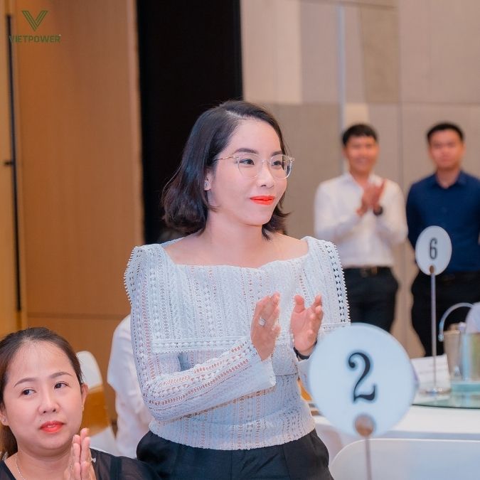 Vinh danh trao quà khách hàng thân thiết