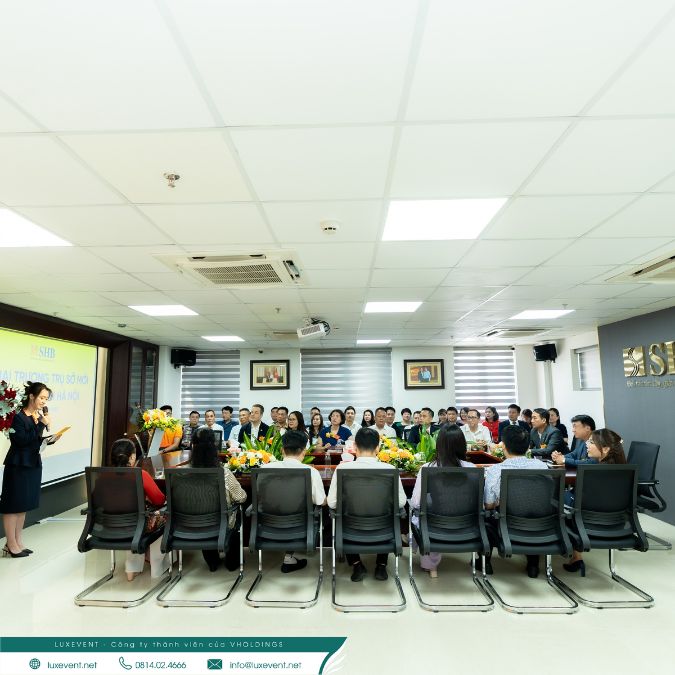 Ổn định chỗ ngồi để buổi tiệc bắt đầu