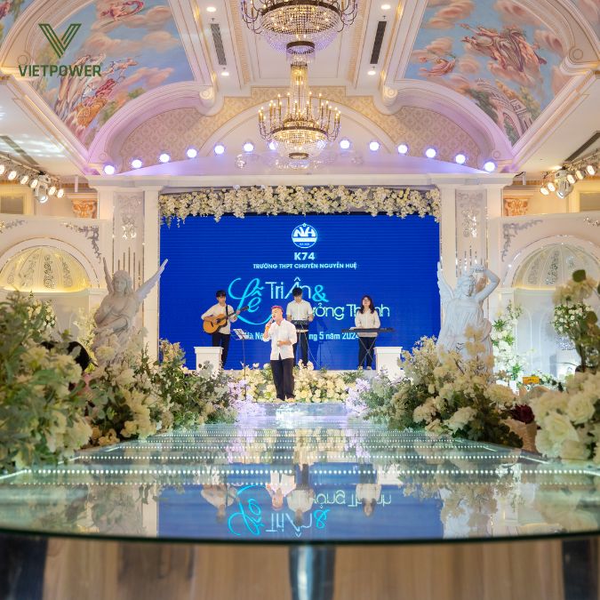 SÂN KHẤU ĐẸP TRONG NHÀ