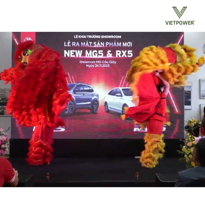 Mẫu thiết kế background khai trương showroom ô tô