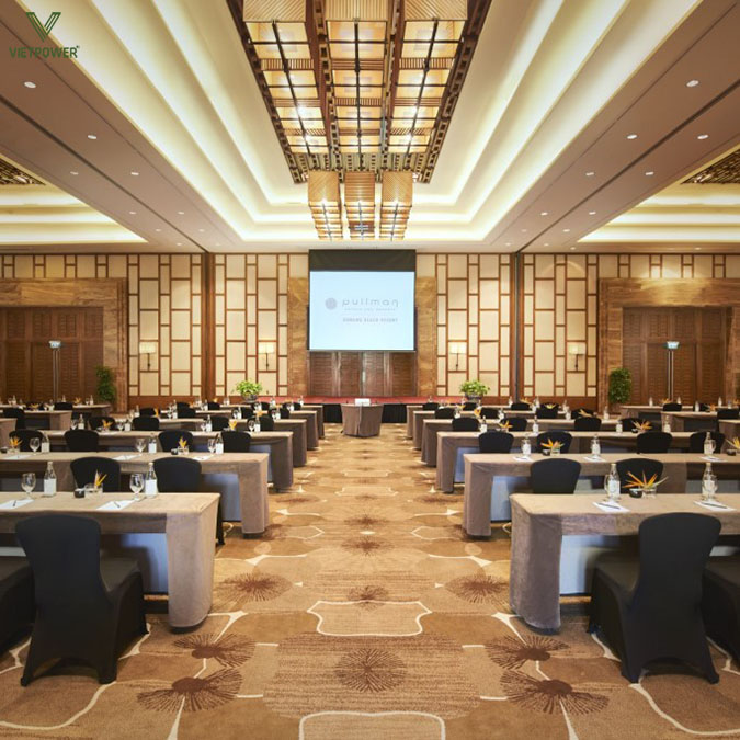 Không gian hội thảo 1.000 m2, nhiều phòng họp nhỏ từ 50 – 200 khách