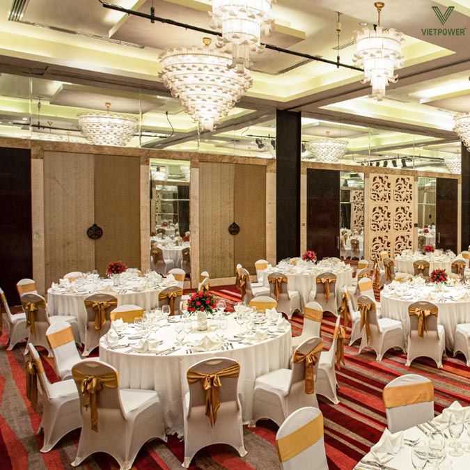 Khách sạn có ballroom với sức chứa 500 khách cùng nhiều phòng họp nhỏ, thích hợp hội thảo