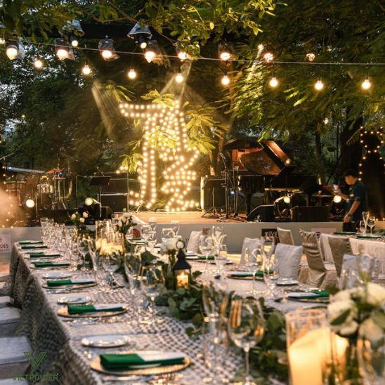 Láng Hạ Outdoor Event Space – nơi tổ chức Year End Party ngoài trời sôi động