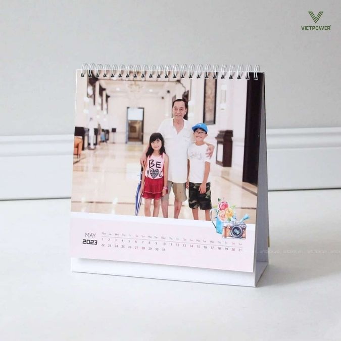 Lịch để bàn có khung ảnh