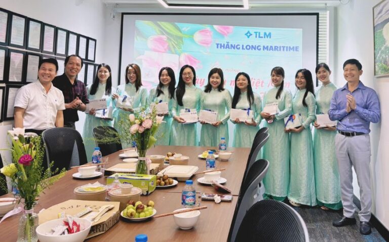 Quà 20/10 cho đồng nghiệp: Ý tưởng tinh tế – dễ chọn nhất 2025