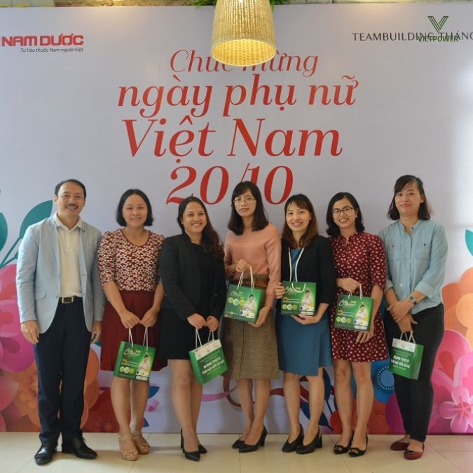 Món quà 20/10 cần tinh tế, thiết thực, phù hợp tính cách và môi trường công sở