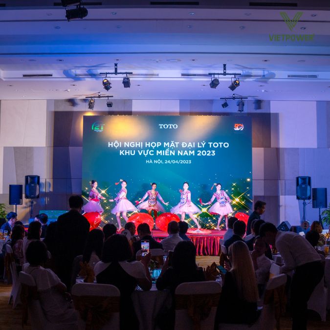 Tổ chức và điều phối hiệu quả đảm bảo hội nghị diễn ra đúng tiến độ, trọn vẹn thành công