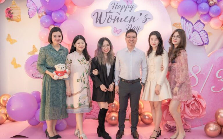 Tổ chức 20/10 cho công ty: Ý tưởng sáng tạo & kịch bản hấp dẫn