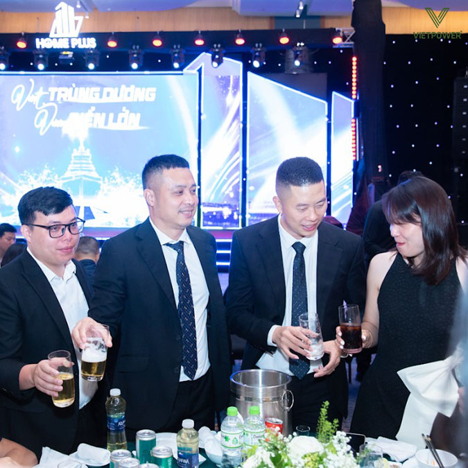 Nên chọn thời điểm phù hợp, ưu tiên những ngày đẹp và thuận tiện cho khách mời Nên chọn thời điểm phù hợp, ưu tiên những ngày đẹp và thuận tiện cho khách mời