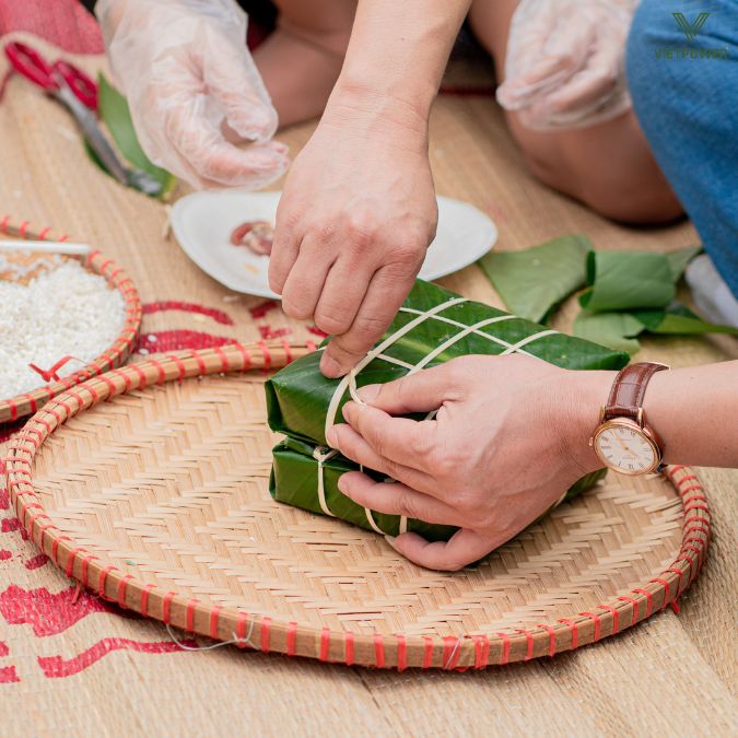 Tham gia nhiều hoạt động cổ truyền thú vị