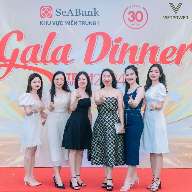 Banner tiệc tất niên tông đỏ – vàng, may mắn, đẳng cấp