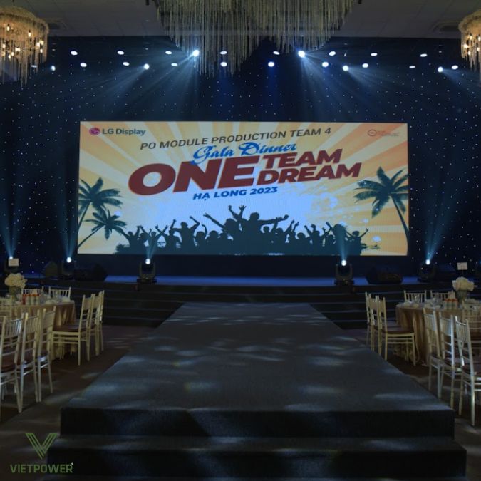 Banner tiệc tất niên tông đỏ – cam – vàng rực rỡ