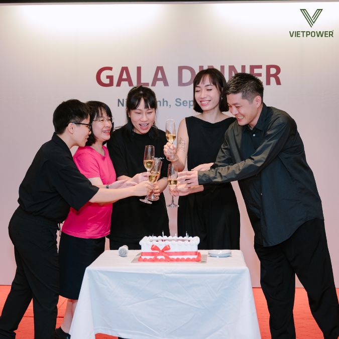 Tông màu banner ấm áp, tối giản dễ tạo cảm giác gần gũi