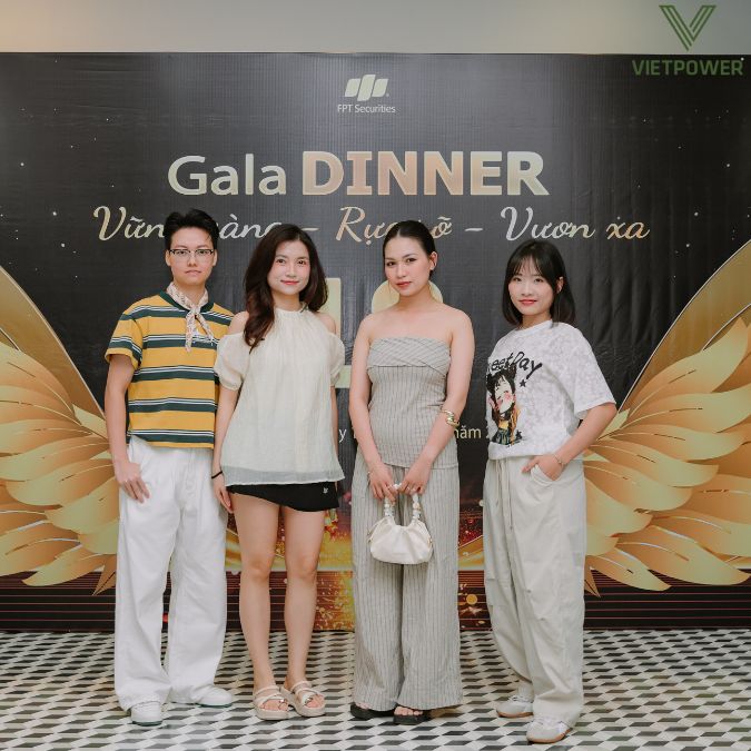 Banner có thể được thiết kế với nhiều màu sắc, phong cách và chất liệu khác nhau