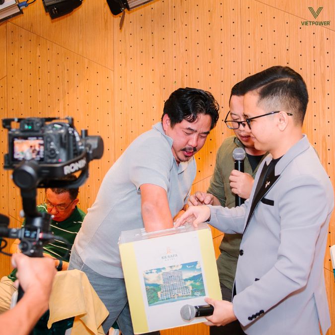Phần bốc thăm luôn được mong đợi nhất nhì trong buổi tiệc tất niên