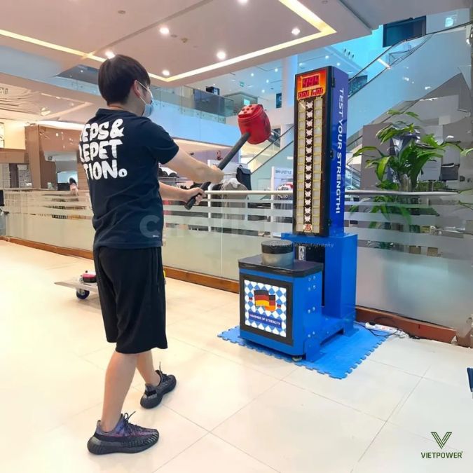 Máy game đập búa tại trung tâm thương mại