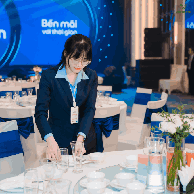 Bàn tiệc 5 sao được chuẩn bị tỉ mỉ, trải nghiệm ẩm thực đỉnh cao