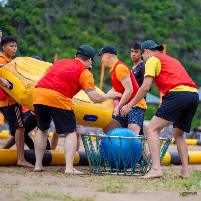 Bóng khi được vận chuyển về đích