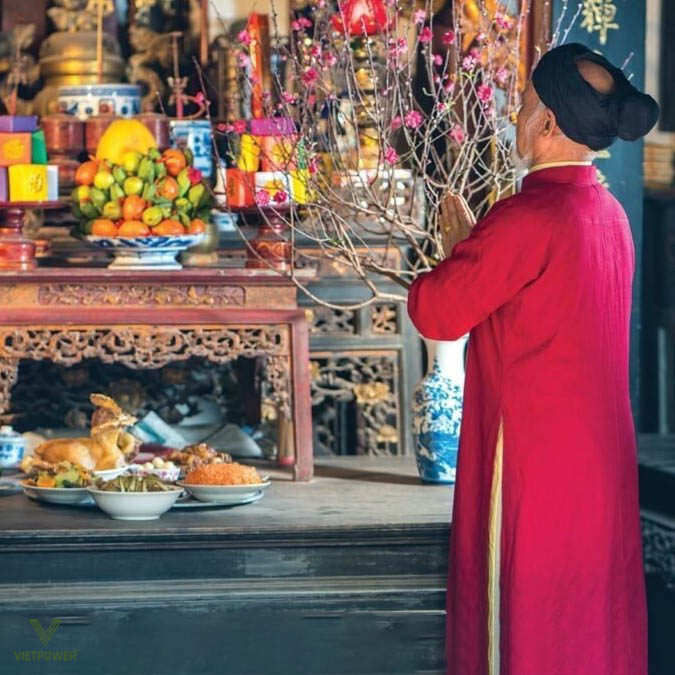 Lễ cúng Tất niên truyền thống thường diễn ra vào ngày cuối cùng của năm âm lịch Lễ cúng Tất niên truyền thống thường diễn ra vào ngày cuối cùng của năm âm lịch