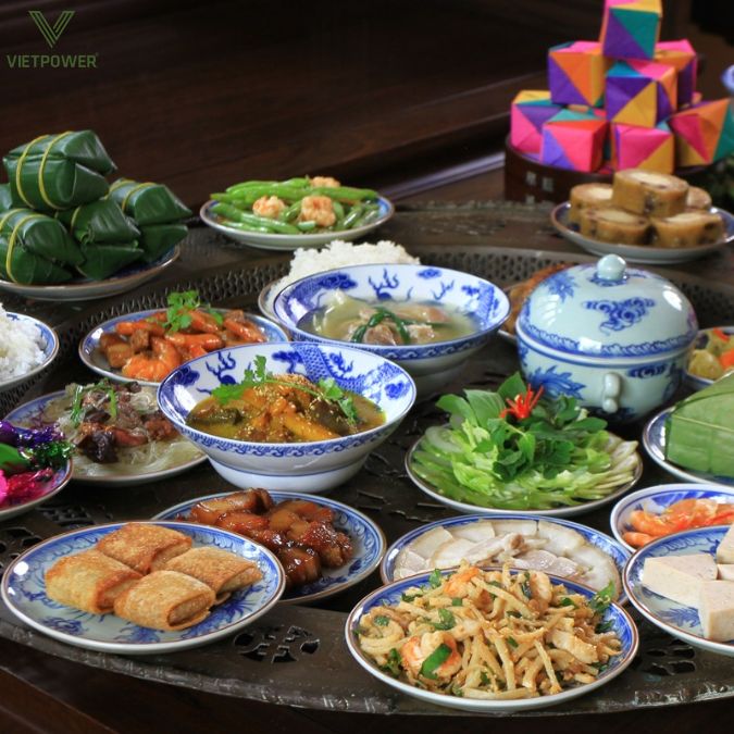 So sánh cúng tất niên ngoài trời với cúng tất niên trong nhà