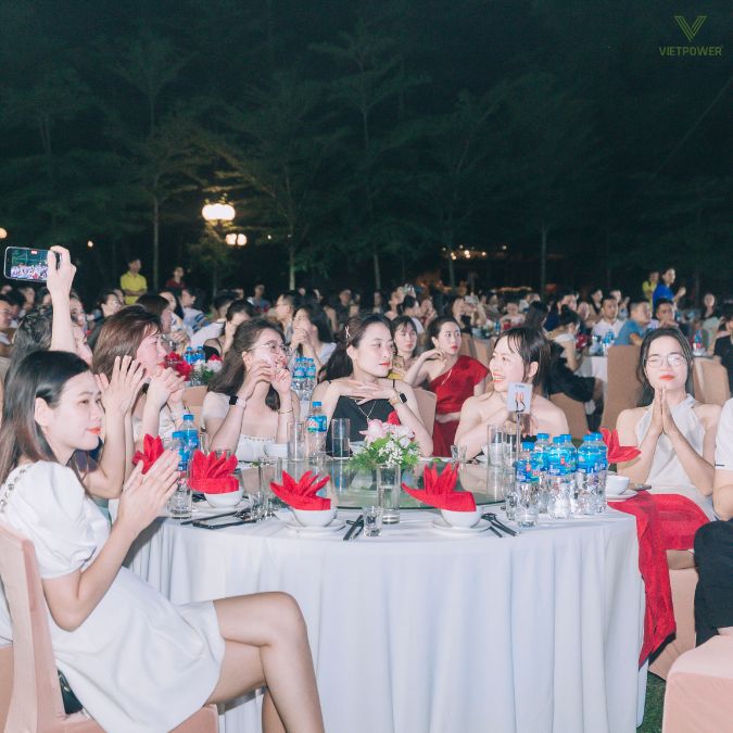 Tổ chức Year End Party ngoài trời