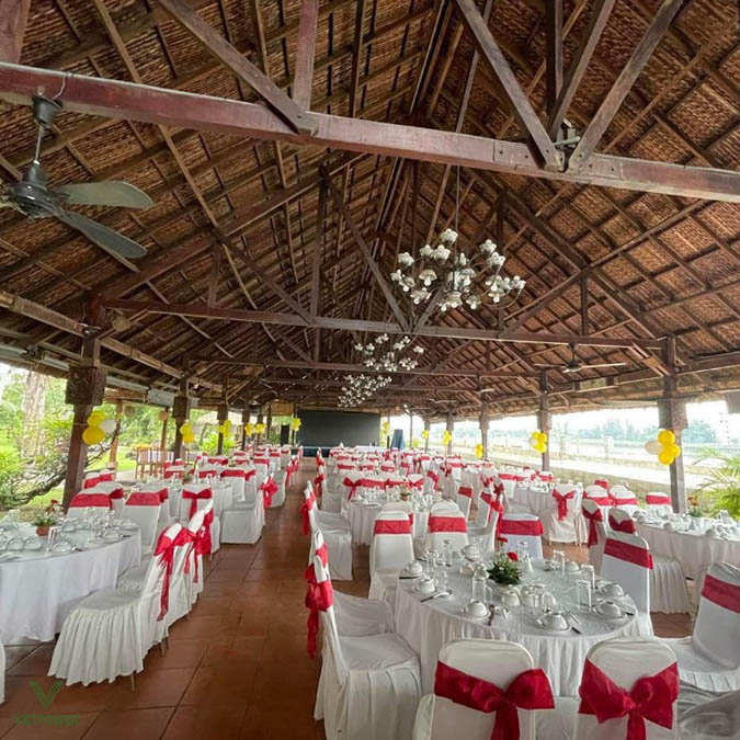 Điểm cộng lớn là không gian ngoài trời rộng rãi cho phép tổ chức nhiều trò chơi