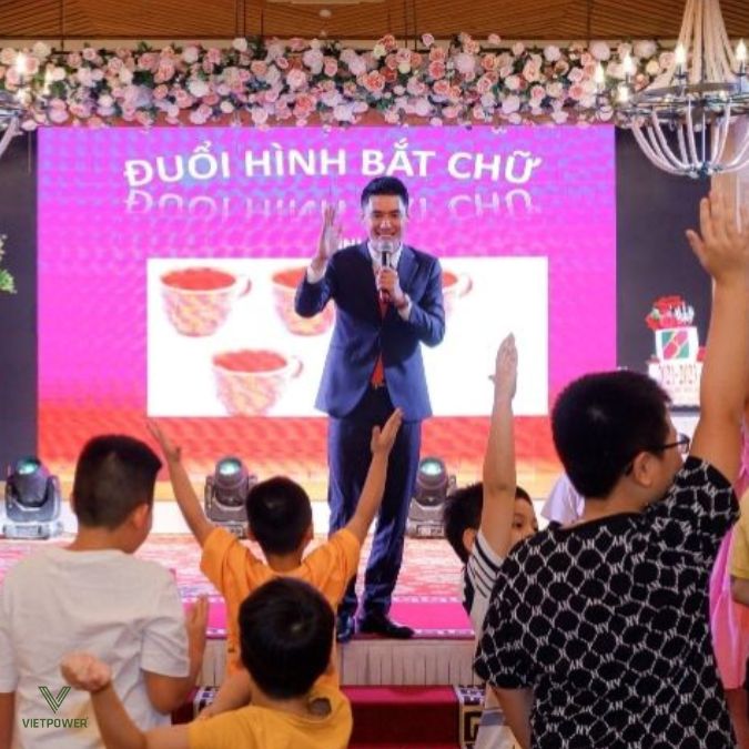 Đuổi hình bắt chữ là trò chơi phổ biến, phù hợp nhiều lứa tuổi