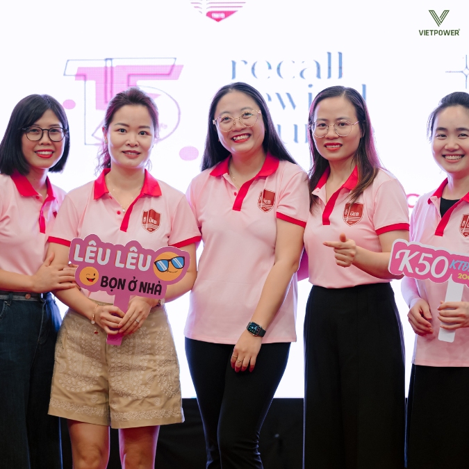 Ai cũng hạnh phúc và như trẻ lại thời sinh viên