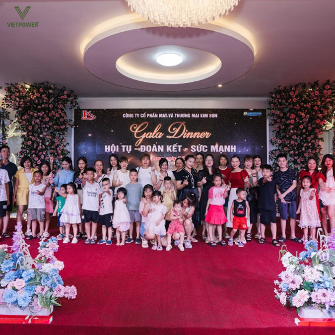 Công ty May Kim Sơn là doanh nghiệp hoạt động trong lĩnh vực may mặc Công ty May Kim Sơn là doanh nghiệp hoạt động trong lĩnh vực may mặc