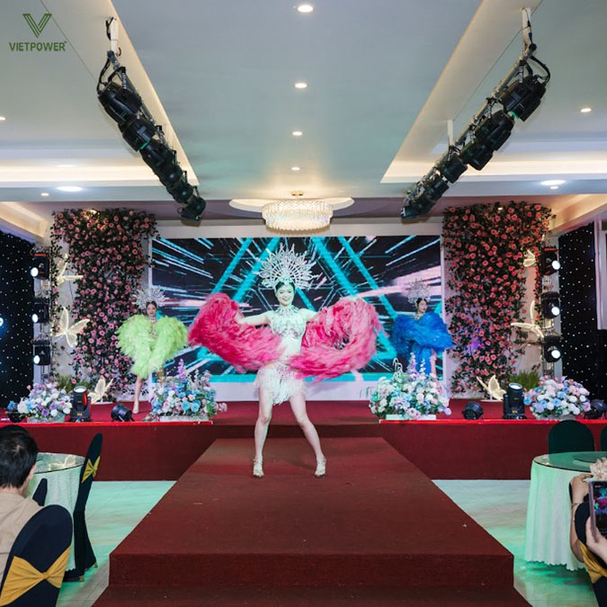 Những tiết mục văn nghệ đặc sắc - Sắc màu cảm xúc Những tiết mục văn nghệ đặc sắc - Sắc màu cảm xúc