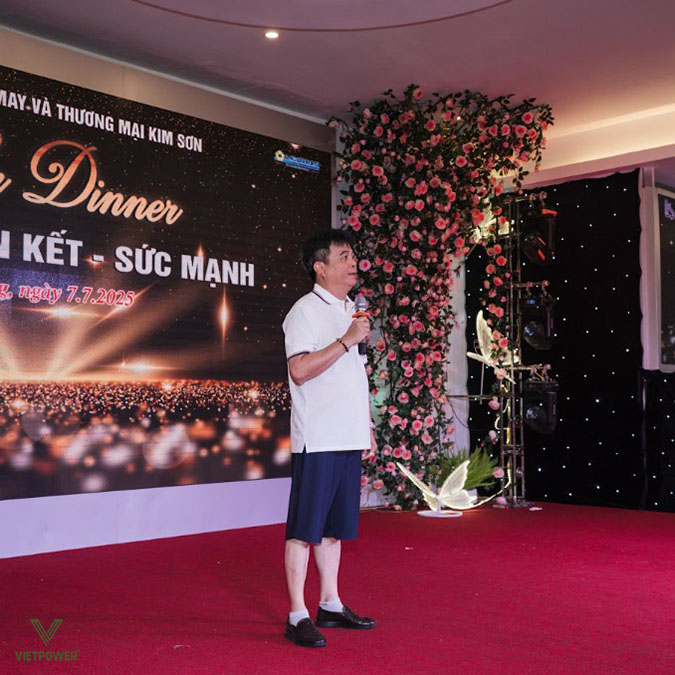 Chương trình Gala Dinner bắt đầu bằng màn chào đón trang trọng Chương trình Gala Dinner bắt đầu bằng màn chào đón trang trọng